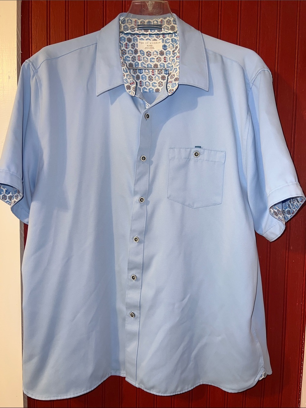 Men's Short-Sleeve Casual Button-Down Shirt in Light Blue